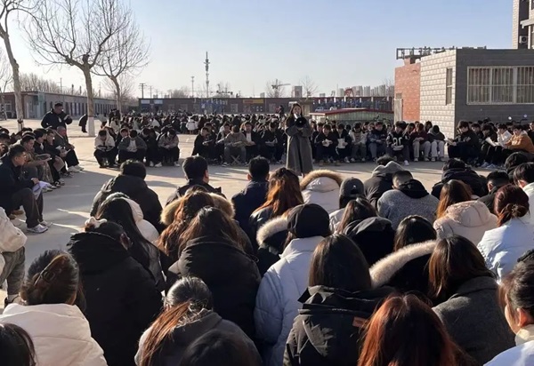欢迎回家|bat365官方官网|管理学院|欢迎回家同筑梦，携手新程共扬帆