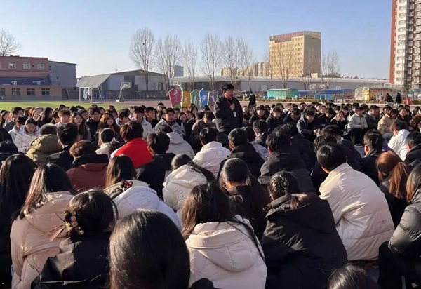 欢迎回家|bat365官方官网|管理学院|欢迎回家同筑梦，携手新程共扬帆