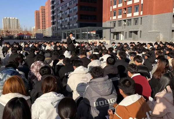 欢迎回家|bat365官方官网|管理学院|欢迎回家同筑梦，携手新程共扬帆