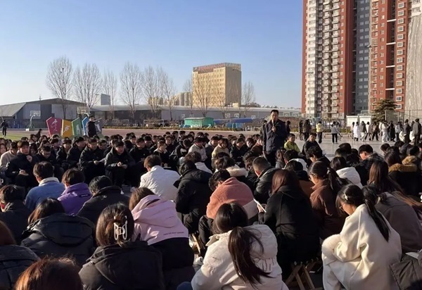 欢迎回家|bat365官方官网|管理学院|欢迎回家同筑梦，携手新程共扬帆