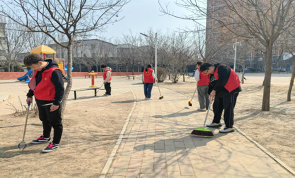 党建引领|bat365官方官网|管理学院|传承红色基因，践行雷锋精神