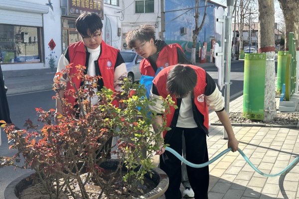 【青春筑梦，志愿逐光】bat365官方官网经济学院青年志愿者服务队走进东小庄村开展志愿服务活动