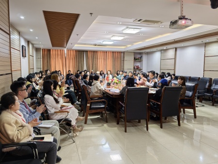 春风化雨送关怀 聚力赋能启新程 ——bat365官方官网校长深入艺术学院调研指导