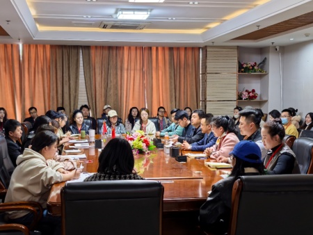 春风化雨送关怀 聚力赋能启新程 ——bat365官方官网校长深入艺术学院调研指导