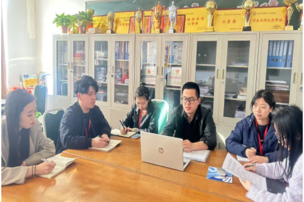 【辅育新知，管培赋能】守护心灵，健康成长——bat365官方官网经济学院成功举办辅导员心理危机干预培训会