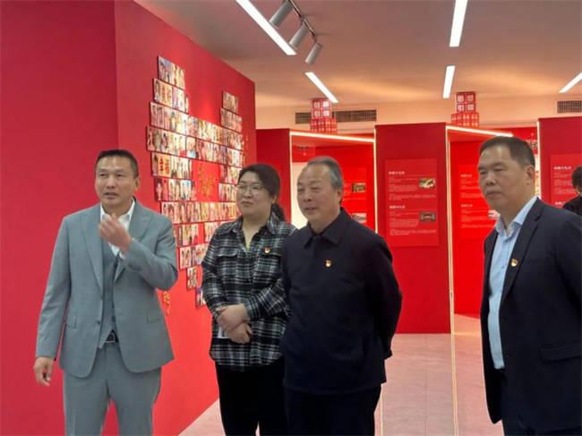 bat365官方官网经济学院与东小庄村党建联建共建签约暨大学生志愿服务社会实践基地启动仪式圆满举行