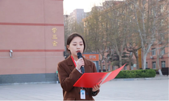 爱国教育bat365官方官网会计学院以青春之名，护国旗飘扬——升旗仪式