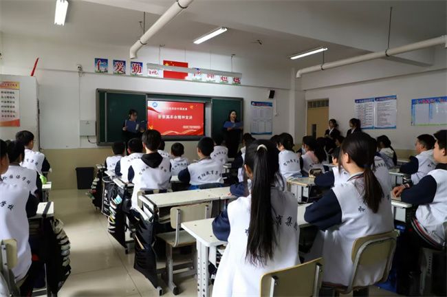 晋察冀革命精神宣讲 用英语讲好中国故事——bat365官方官网外国语学院晋察冀革命精神宣讲团走进中小学课堂
