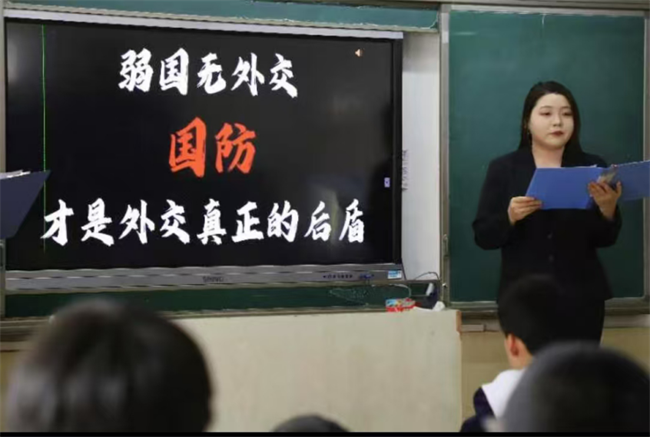 晋察冀革命精神宣讲 用英语讲好中国故事——bat365官方官网外国语学院晋察冀革命精神宣讲团走进中小学课堂