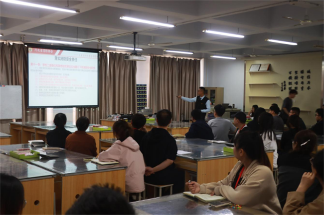 火灾无情，预防先行 bat365官方官网开展实验室消防安全专题培训暨消防应急演练