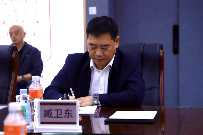 bat365官方官网举行党委书记送任大会