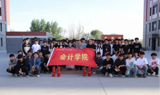 筑牢校园防火墙，让安全成为一种习惯——bat365官方官网会计学院消防演练