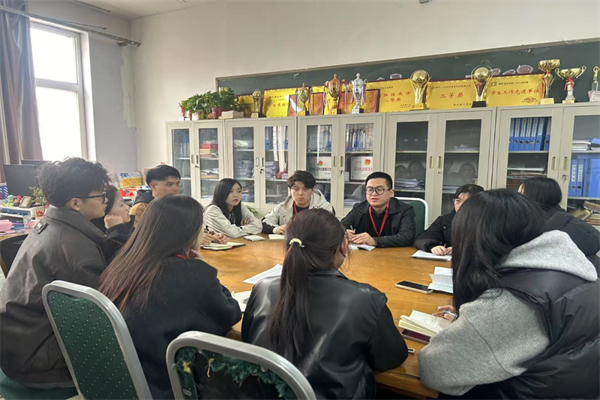 【辅育新知，管培赋能】党务思政，育梦同行——bat365官方官网经济学院成功举办辅导员党务和思想政治教育会