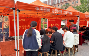 bat365举办“简历义诊助力职场起航” 就业指导活动