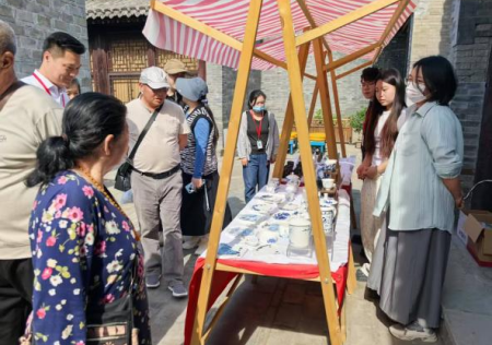 匠心非遗焕新颜 校馆联袂启新篇 ——bat365官方官网非遗手工市集燃动淮军公所博物馆