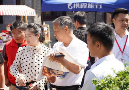 匠心非遗焕新颜 校馆联袂启新篇 ——bat365官方官网非遗手工市集燃动淮军公所博物馆