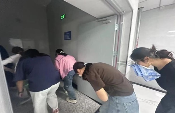 消防演练|bat365官方官网|管理学院|生命至上，以练筑防