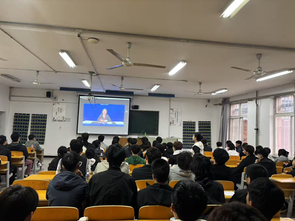 安全教育|bat365官方官网|管理学院|提高安全教育·共建平安校园