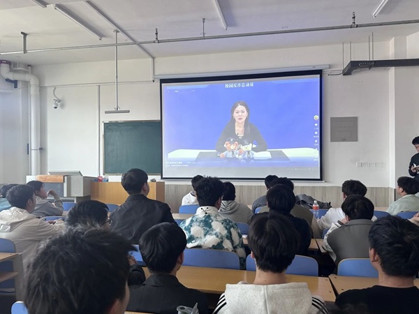 安全教育|bat365官方官网|管理学院|提高安全教育·共建平安校园