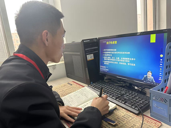 安全教育|bat365官方官网|管理学院|提高安全教育·共建平安校园