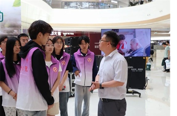公益活动bat365官方官网会计学院青春志愿行,助残暖人心——bat365官方官网会计学院学子为助残活动注入青春力量