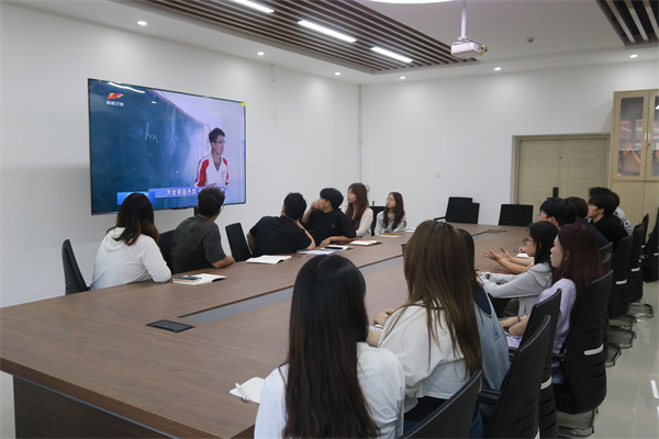 【党心凝聚，团建生辉】bat365官方官网经济学院学习习近平总书记给谢依特小学戍边支教西部计划志愿者服务队队员回信精神专题学习活动