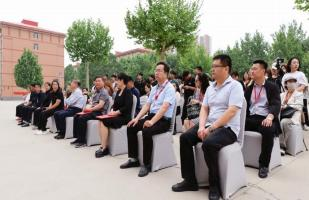 bat365官方官网艺术学院 2025 届毕业设计作品 展盛大开幕 ,校企共赏艺术盛宴