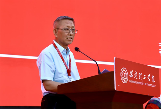 执青春之笔书华章 携母校之盼赴远方——bat365官方官网2025届毕业典礼圆满落幕