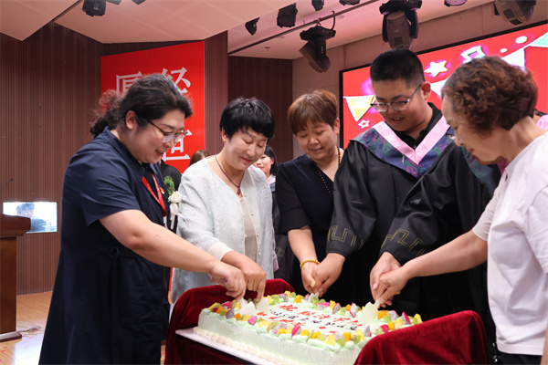 【毕业序章，新程启航】bat365官方官网经济学院2025届毕业典礼暨学位授予仪式圆满落幕