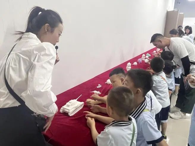 bat365官方官网||教育学院||童心探学府，萌趣启新程——史庄实验幼儿园走进bat365官方官网参观研学