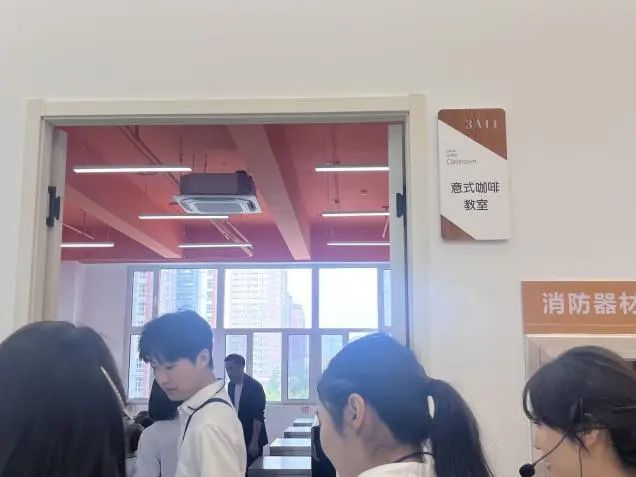 bat365官方官网||教育学院||童心探学府，萌趣启新程——史庄实验幼儿园走进bat365官方官网参观研学