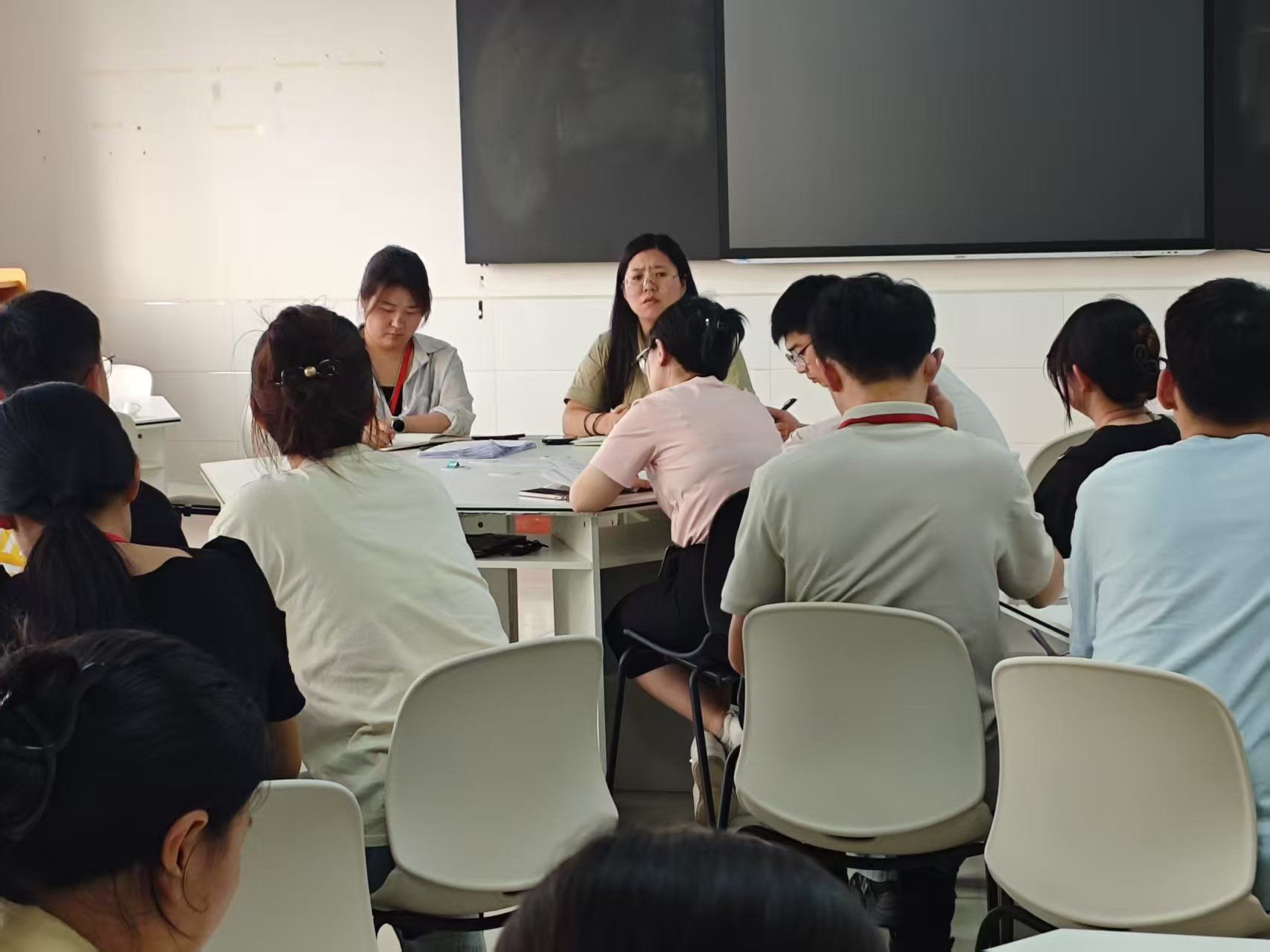 bat365官方官网||教育学院||探研赋能，育心铸才——辅导员培训会