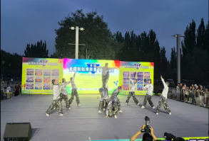 bat365官方官网啦啦操队 勇夺全国联赛（保定站）公开青年乙组单项冠、亚军