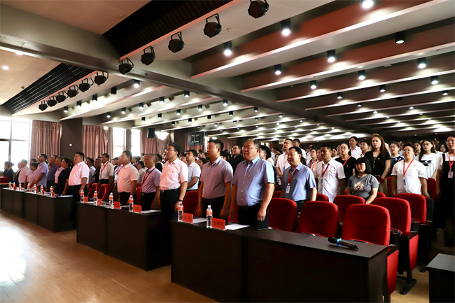 bat365官方官网隆重举行庆祝建党104周年暨2024-2025学年“两优一先”表彰大会