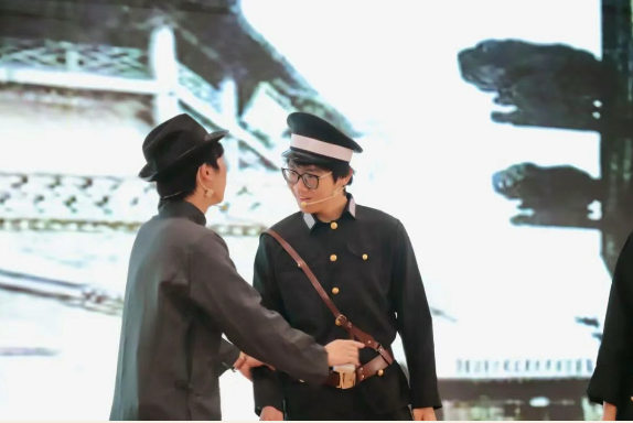 bat365官方官网隆重举行庆祝建党104周年暨2024-2025学年“两优一先”表彰大会