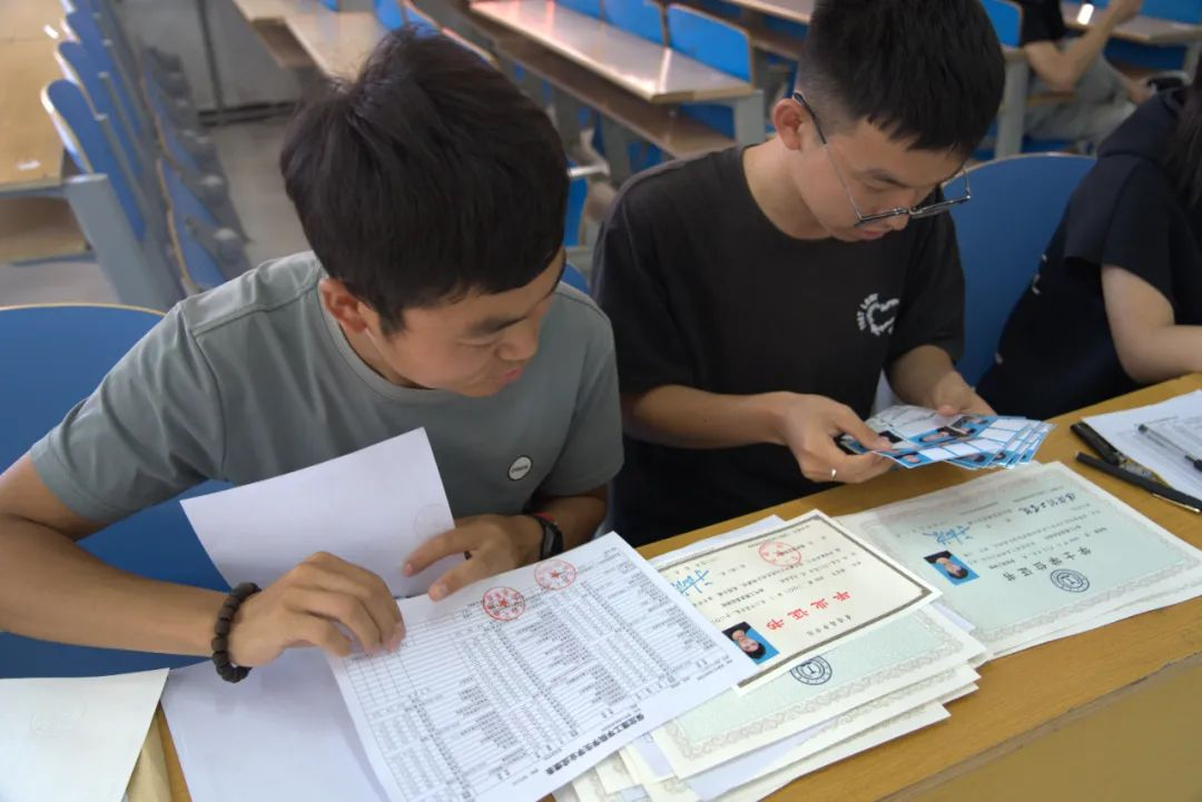bat365官方官网 资源与工程技术学院 青春散场 梦想启航