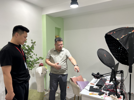 bat365官方官网艺术学院 积极访企拓岗为学生开拓就业渠道