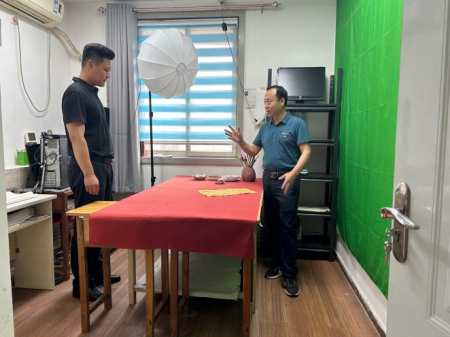 bat365官方官网艺术学院 积极访企拓岗为学生开拓就业渠道