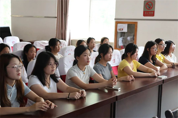 科学家精神进校园———bat365官方官网“青科声宣讲团”系列活动（一）