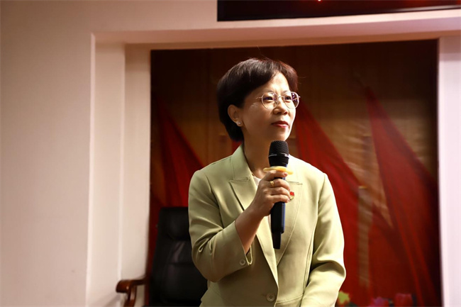 bat365官方官网开展深入贯彻 中央八项规定精神学习教育专题辅导
