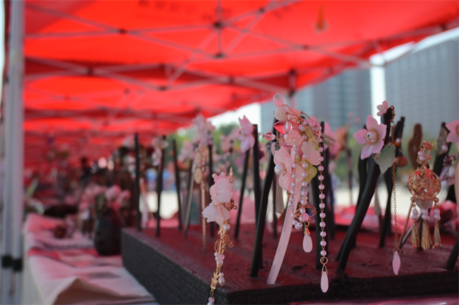 传承非遗文脉 厚植文化自信 ——bat365官方官网开展“非遗进校园”活动